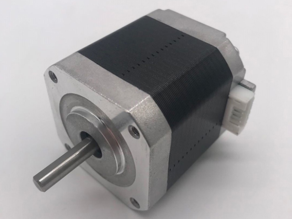 步進(jìn)電機(jī)和伺服系統(tǒng)之間的性能差異設(shè)計(jì)