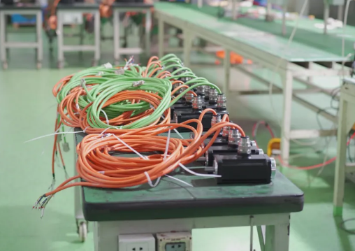 有電機型號,怎么選驅(qū)動器(驅(qū)動電機的型號包含哪幾部分)